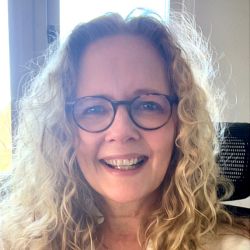 Pia Helle_250x250px